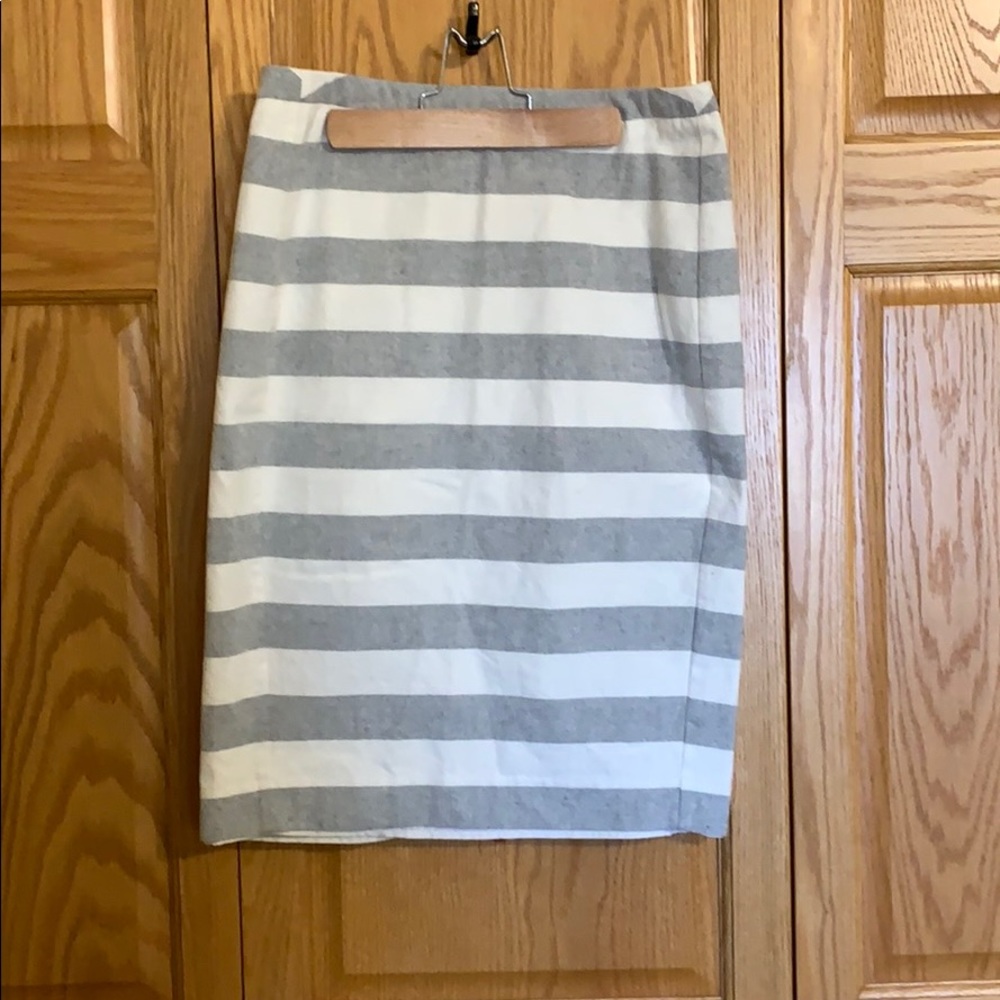 Merona white and grey striped skirt. Size 4